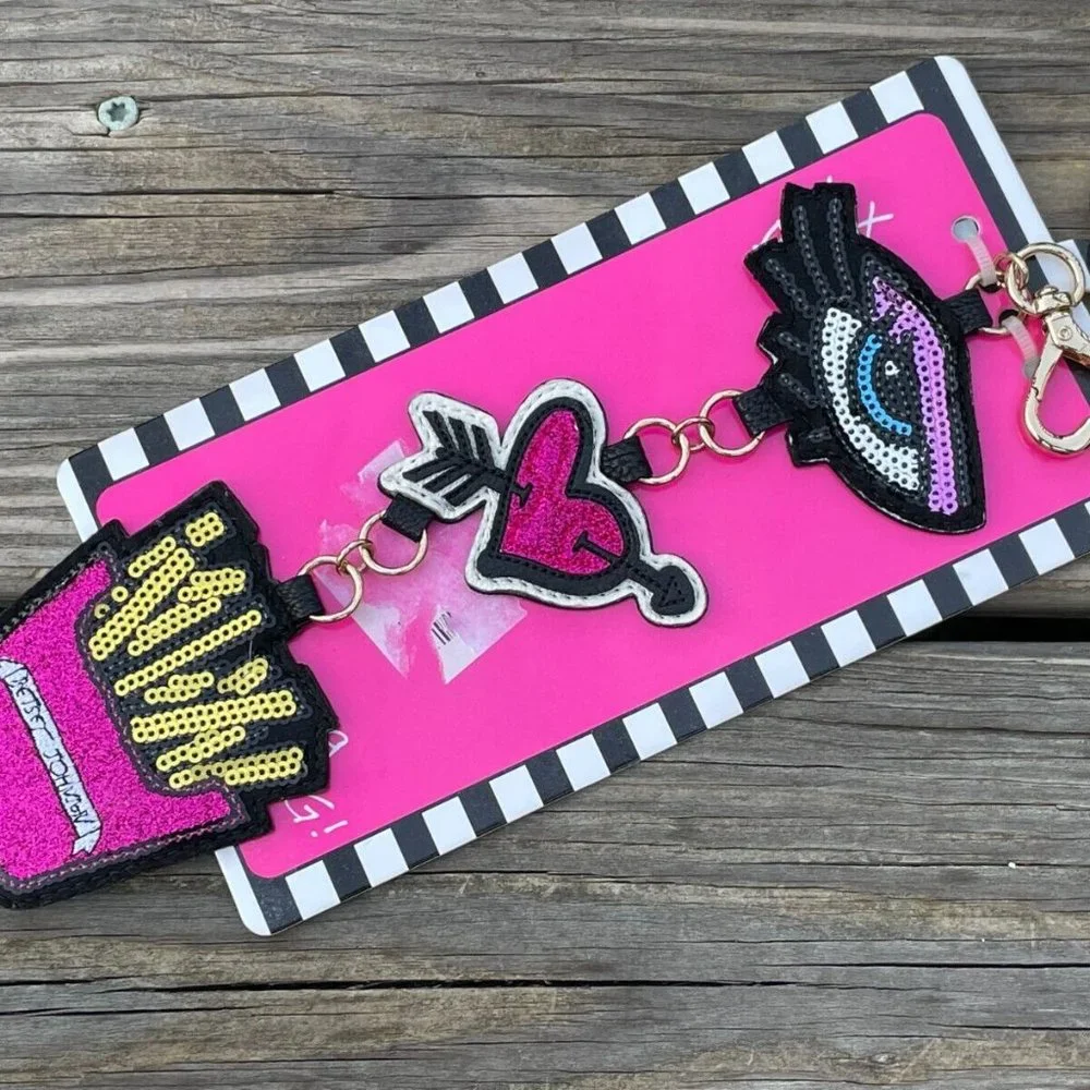 Betsey Johnson Key chains Heart, Eye French Fries Gold Tone Hardware Keys Holder - Picture 1 of 9